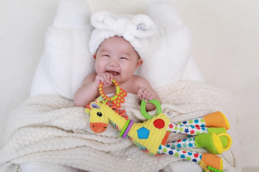 宁波三个月宝宝正确抱姿